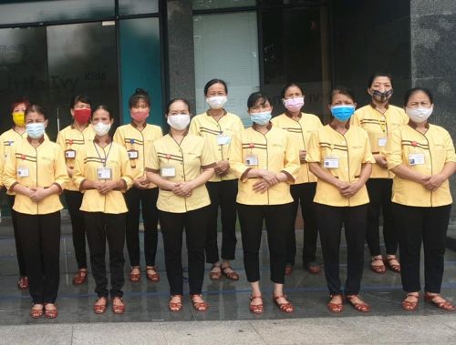 Buổi đào tạo quy trình làm sạch cho nhân viên vệ sinh.…