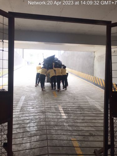 Công việc vất vả nhưng nắng mưa không ngại khó khăn